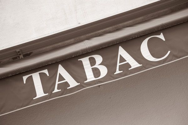 Idées reçues sur les buralistes devanture bureau de tabac
